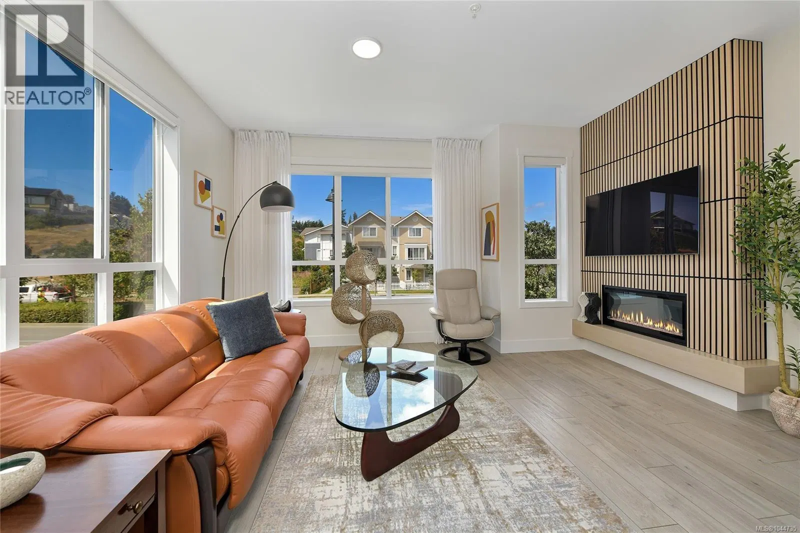 #45 – 368 Tradewinds Avenue