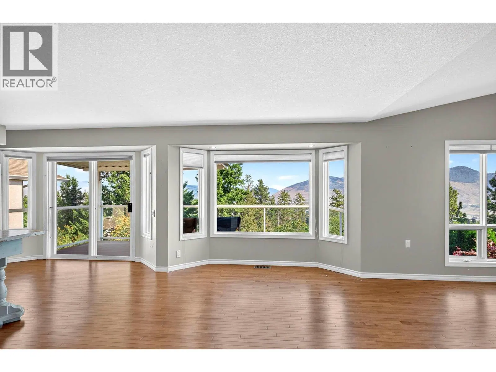 Photo 5 of 51 at #31 – 1575 Springhill Drive