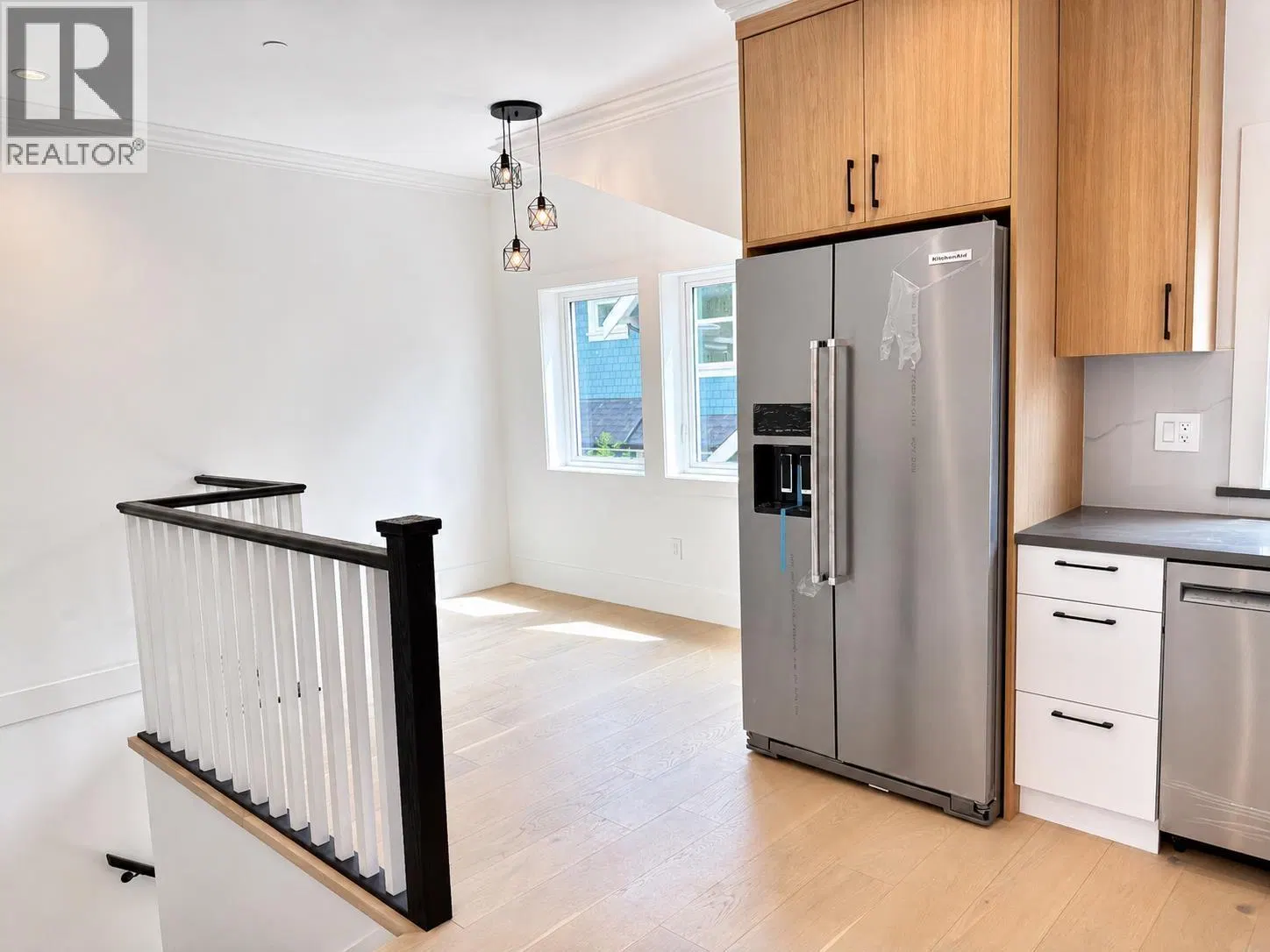 Photo 2 of 28 at 1421 East 27TH Avenue