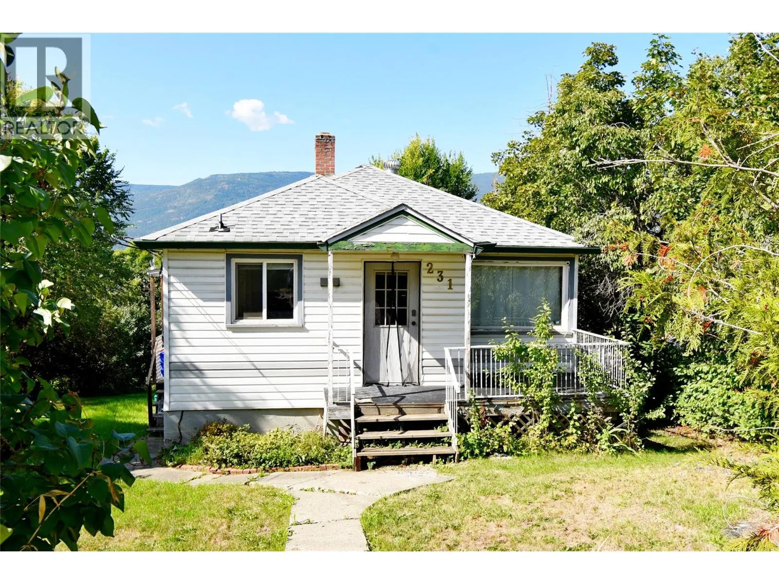 Photo 2 of 35 at 231 Shuswap Street SW Other