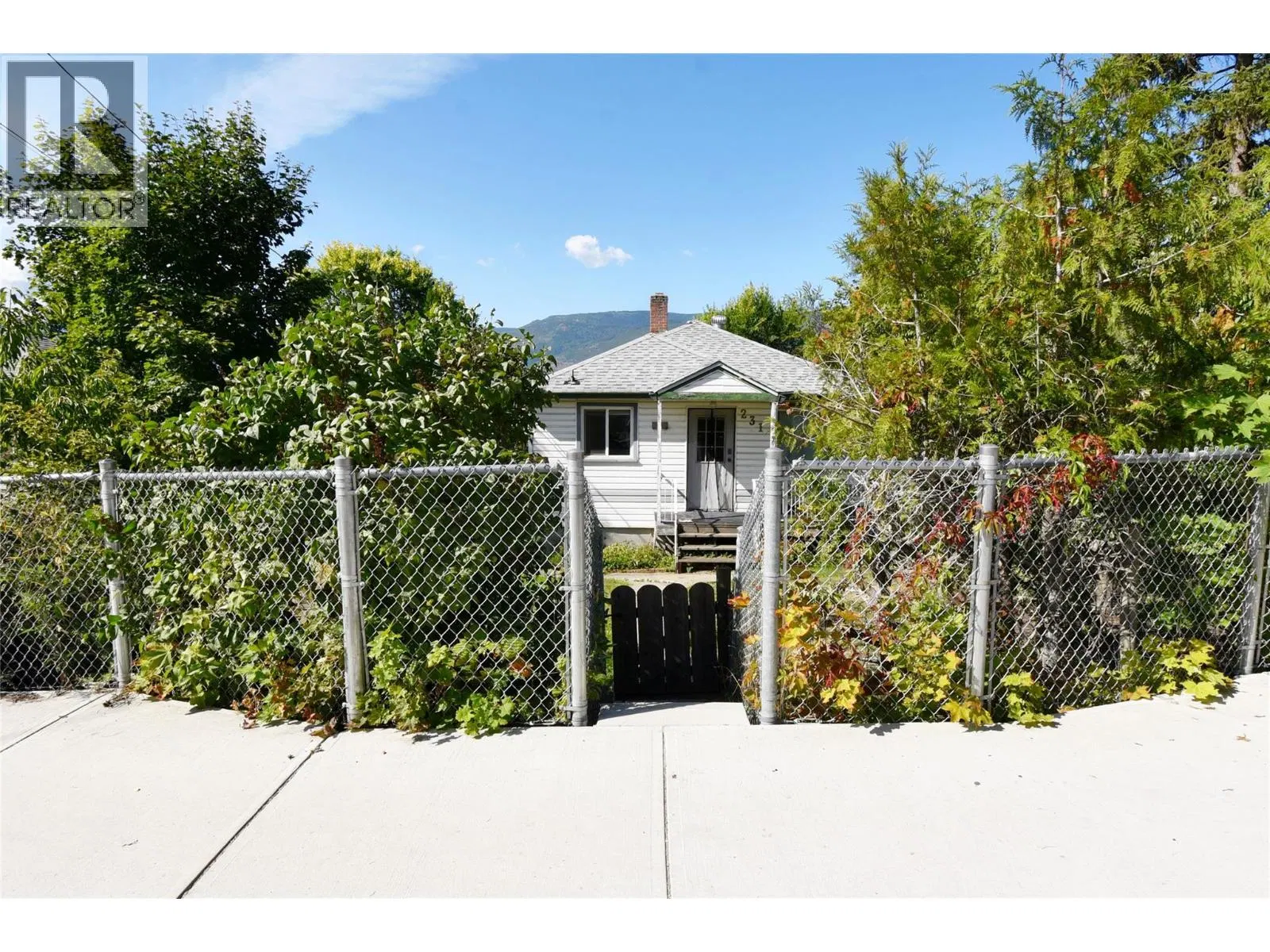 Photo 3 of 35 at 231 Shuswap Street SW Other