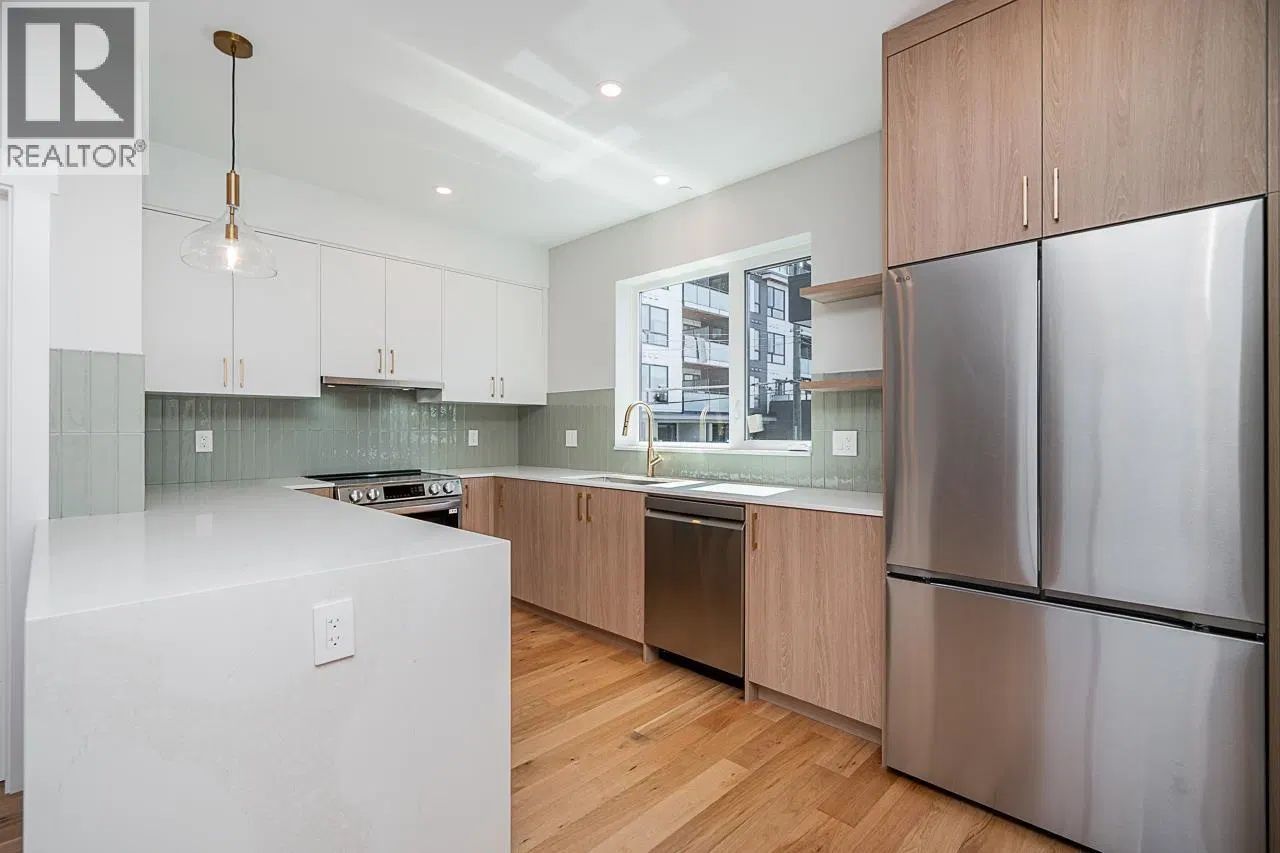Photo 3 of 22 at #3 – 676 East 22ND Avenue