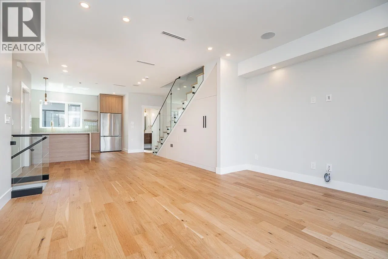 Photo 5 of 22 at #3 – 676 East 22ND Avenue