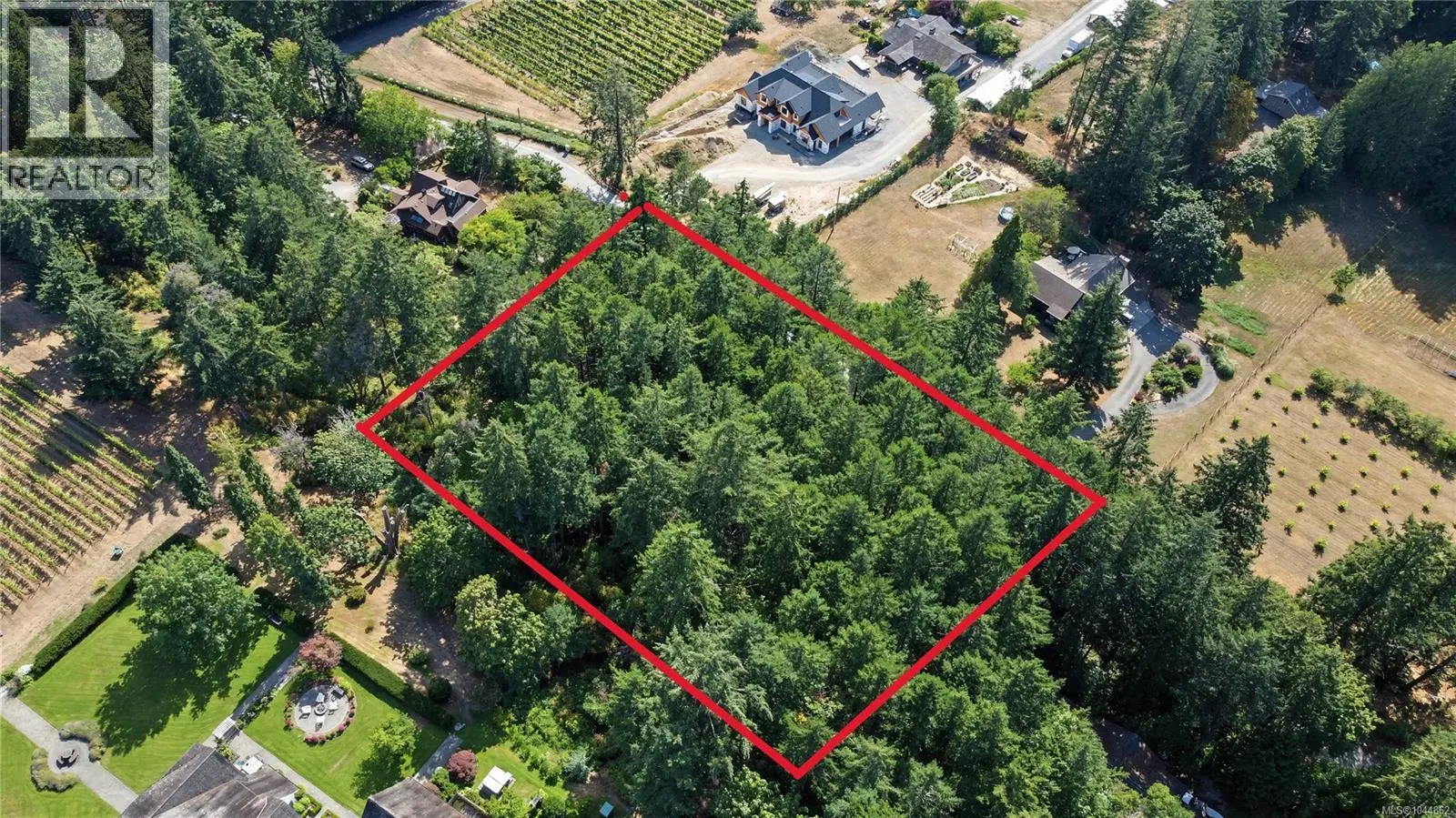 Photo 1 of 26 at 6147 Old West Saanich Road