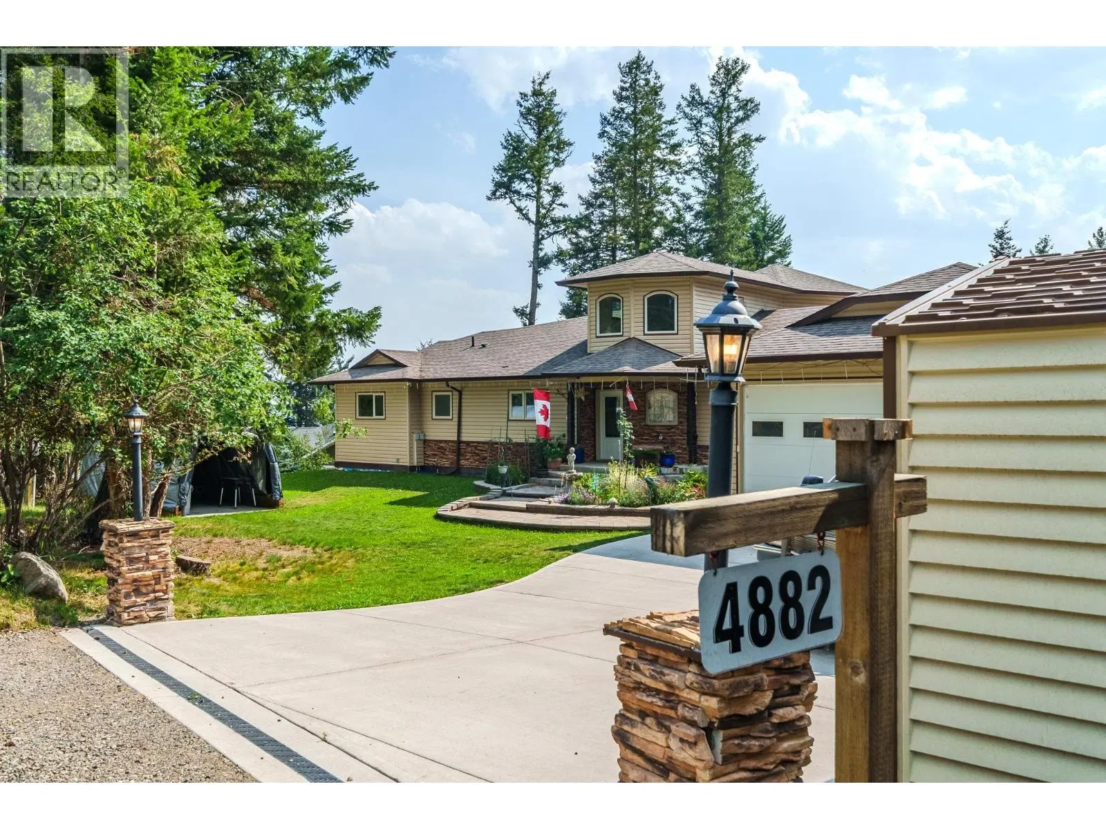 Photo 1 of 40 at 4882 GLOINNZUN Crescent