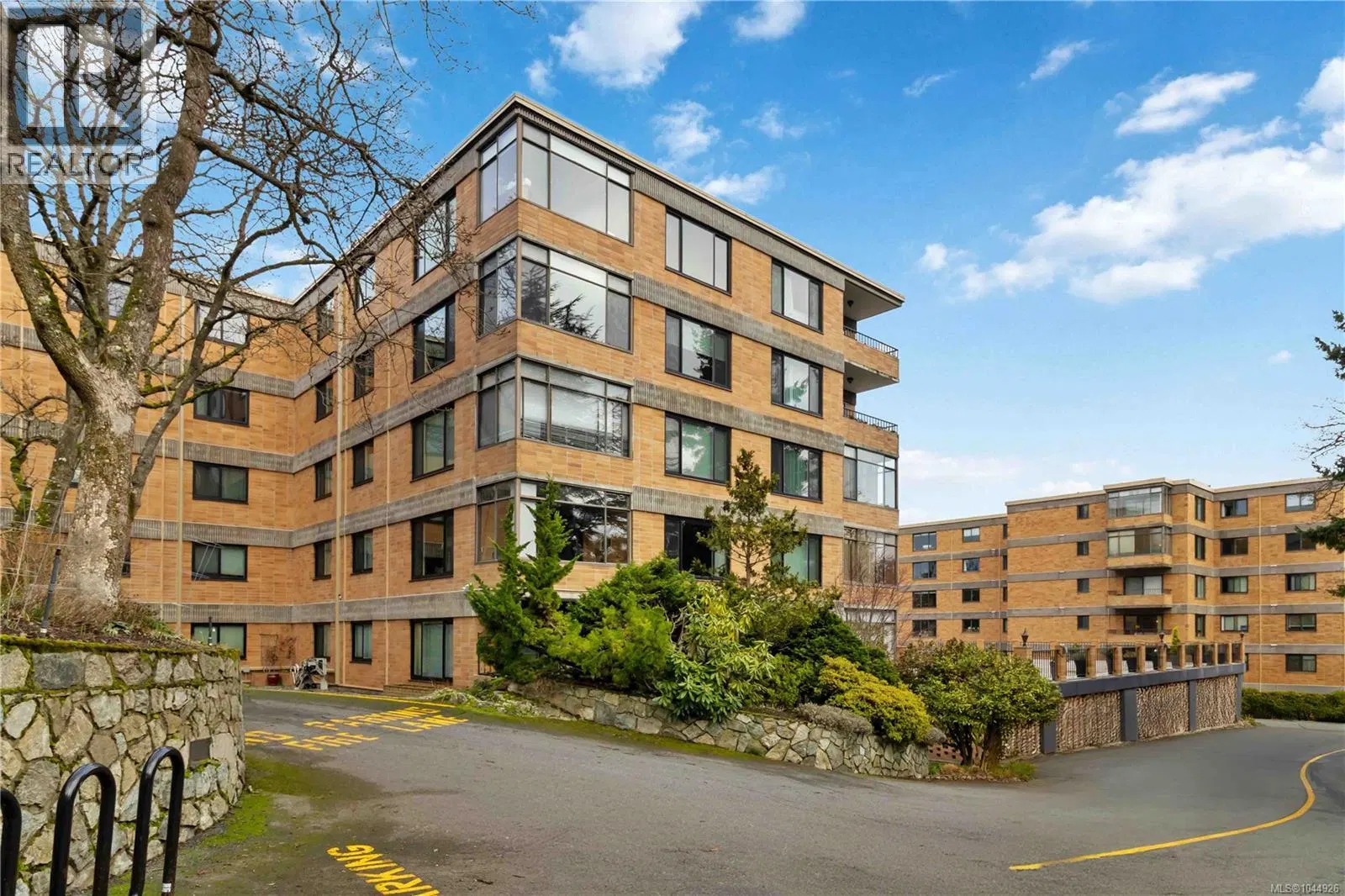 #501 – 2920 Cook Street