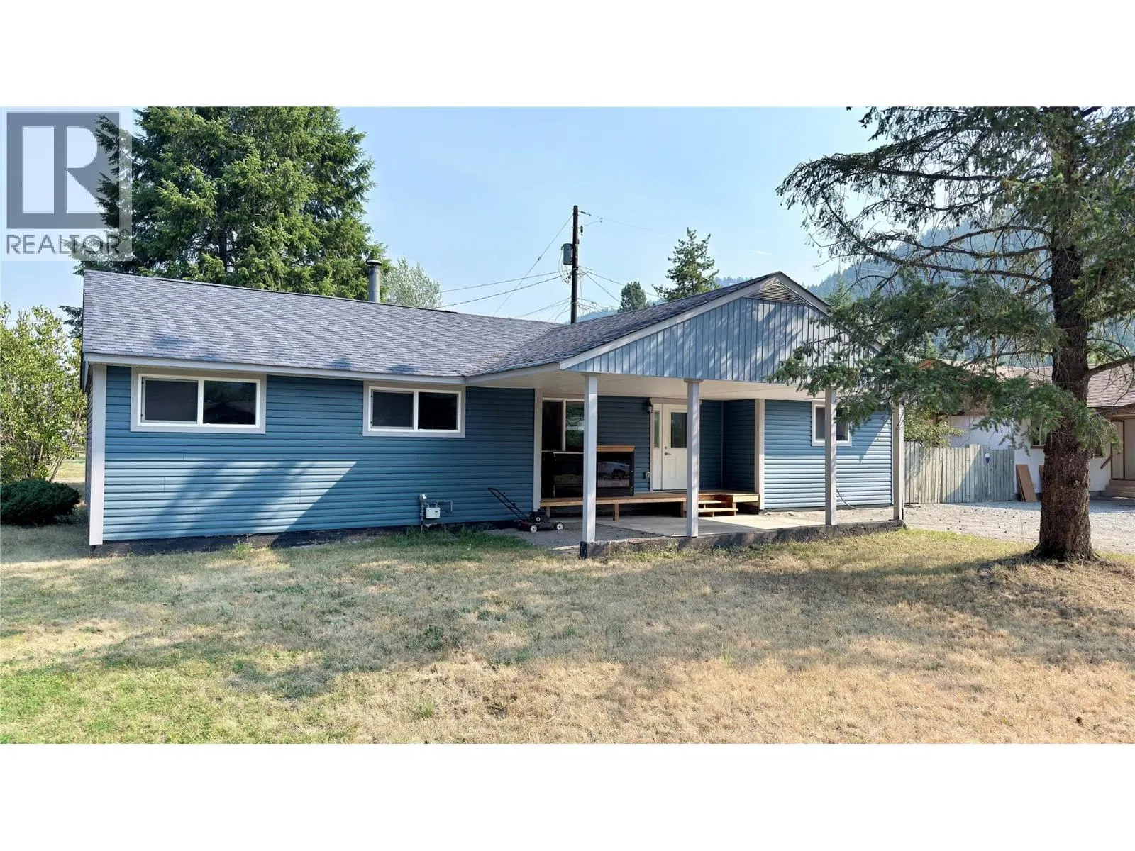 Photo 1 of 35 at 503 Woodgreen Crescent