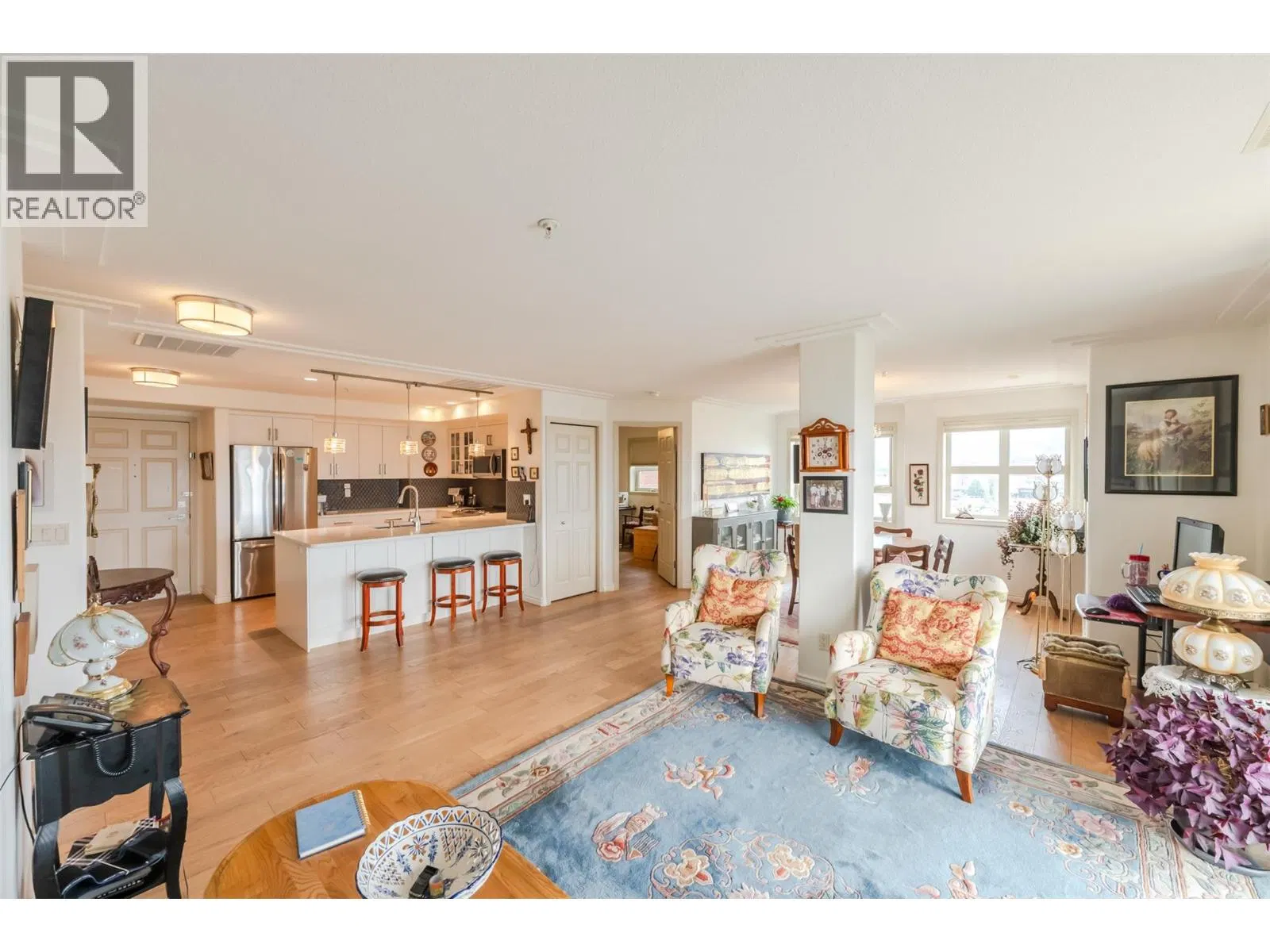 Photo 5 of 33 at #901 – 2125 Atkinson Street
