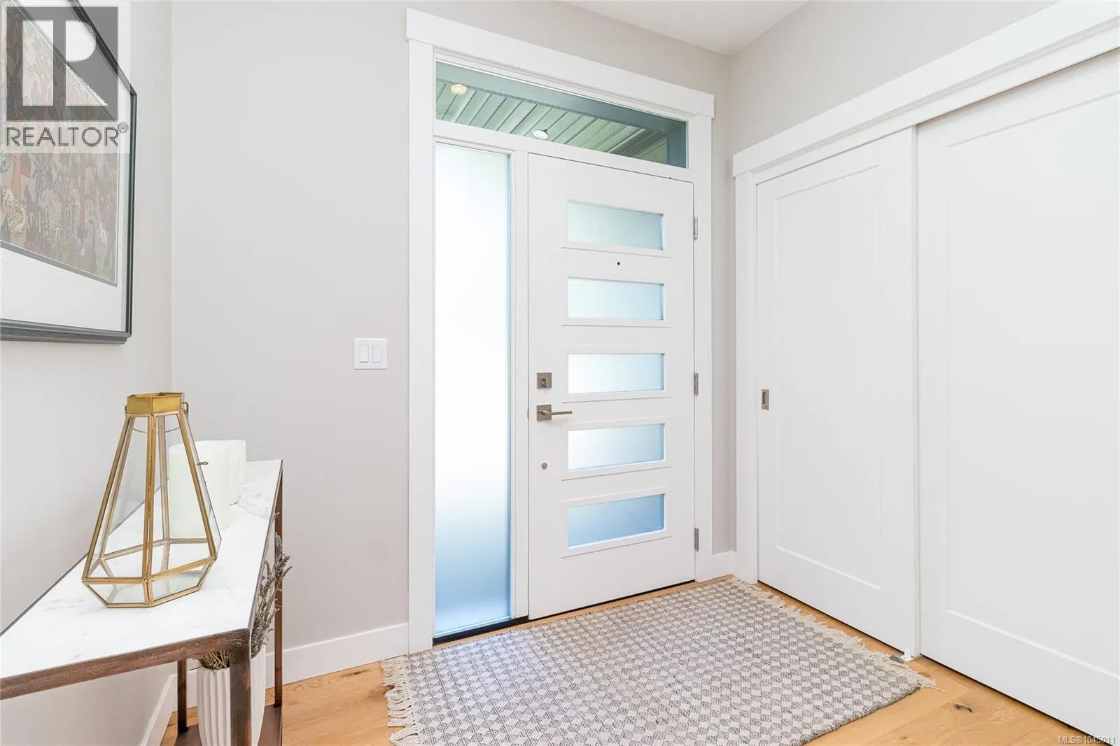Photo 5 of 52 at 3845 Glen Oaks Drive