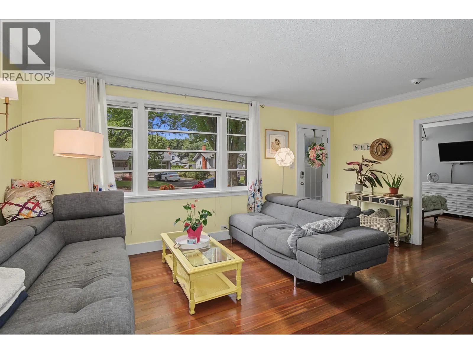 Photo 5 of 21 at 1450 FIR Street