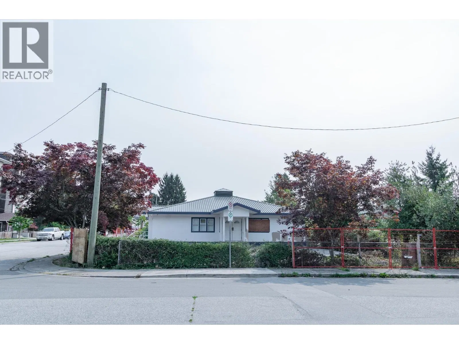 Photo 4 of 10 at 11664 223 Street