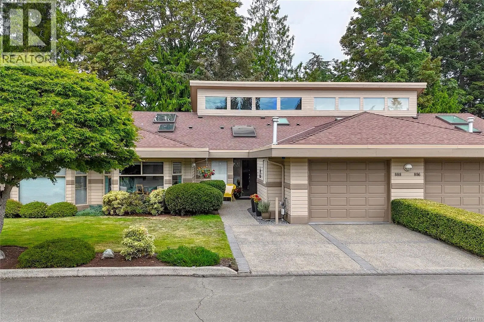 888 Lakes Boulevard