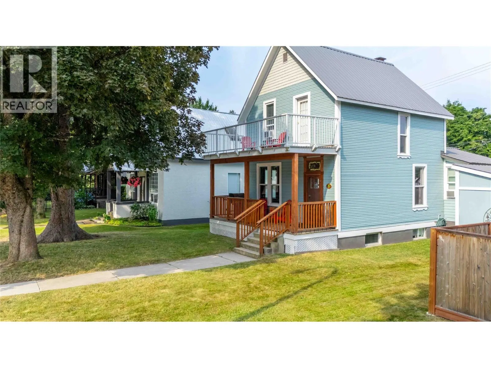 Photo 1 of 42 at 509 Mackenzie Avenue