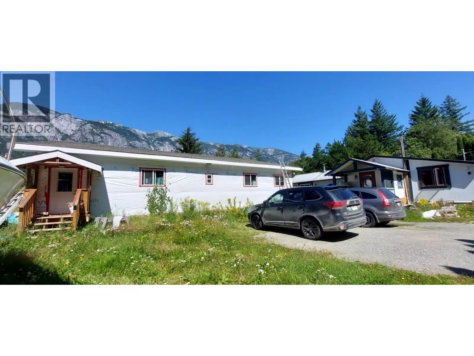 1276 MACKENZIE Highway