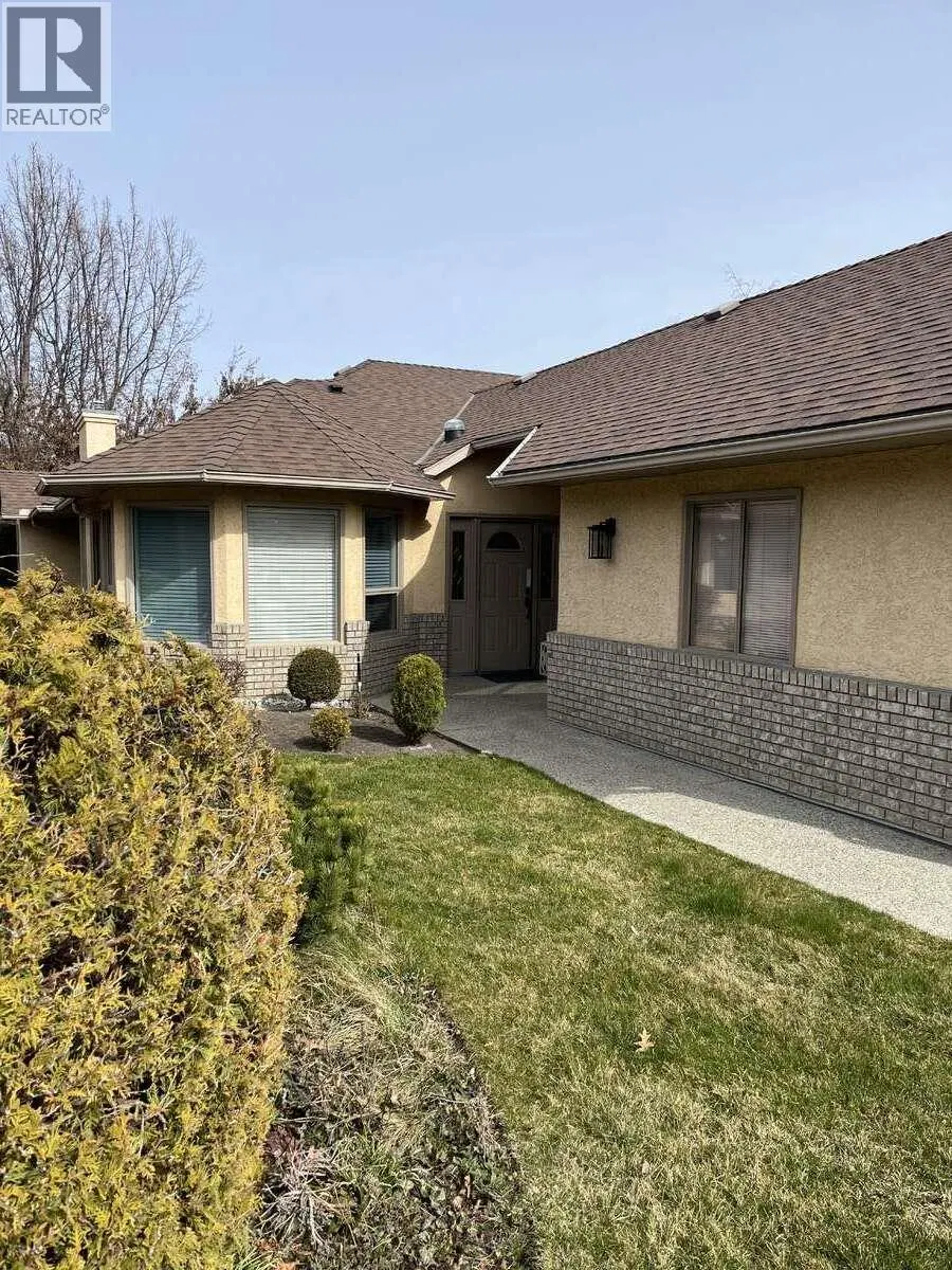 Photo 2 of 33 at #11 – 860 Lanfranco Road