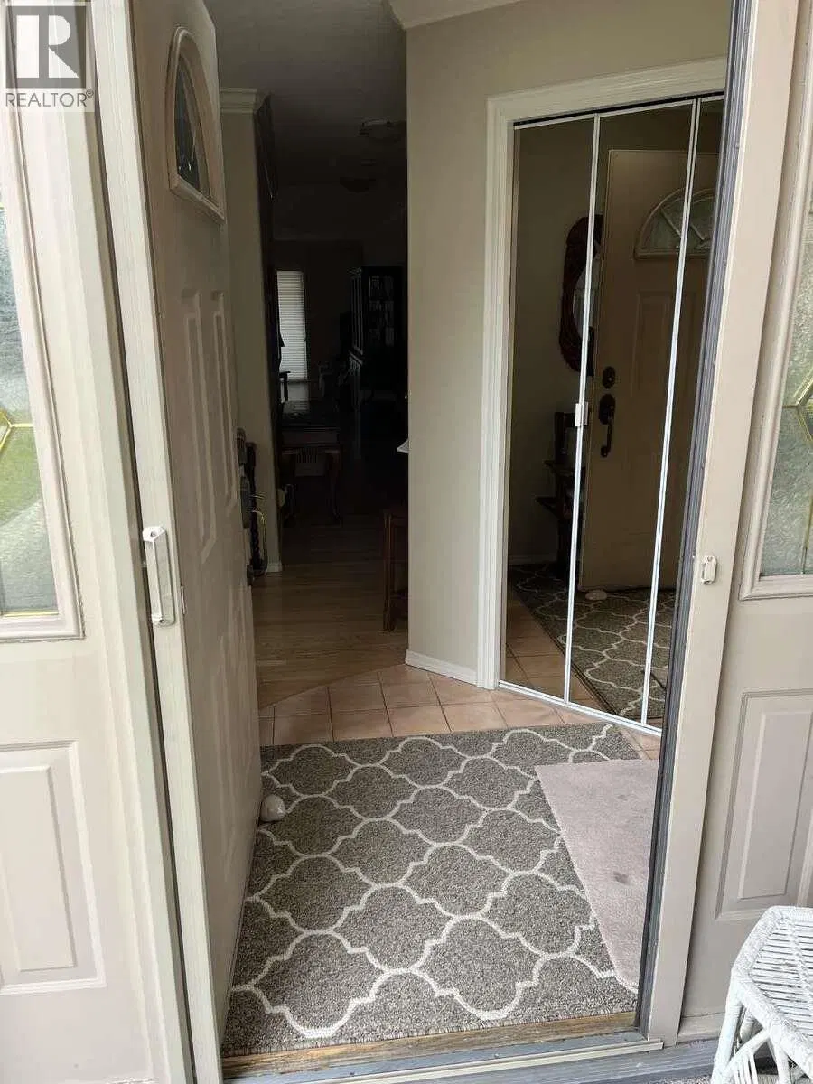 Photo 4 of 33 at #11 – 860 Lanfranco Road