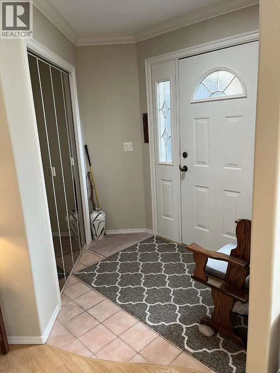 Photo 5 of 33 at #11 – 860 Lanfranco Road
