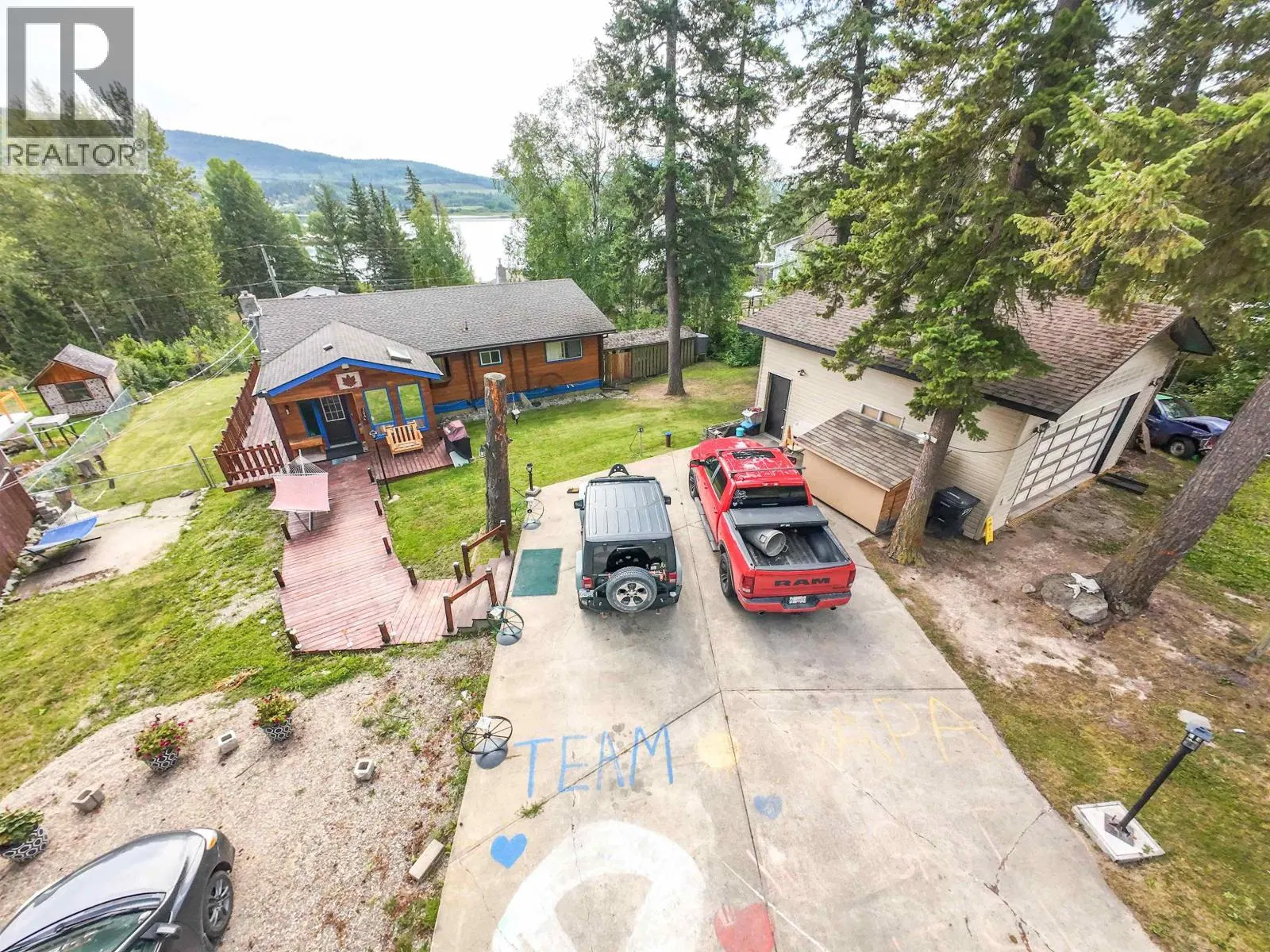 Photo 1 of 40 at 1344 LAKEVIEW Drive