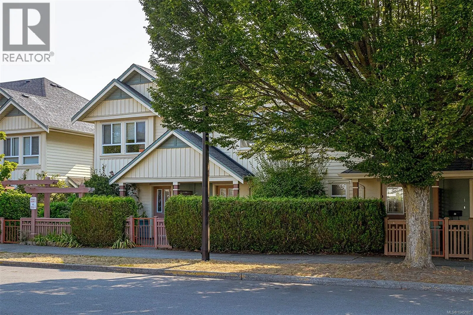 Photo 3 of 43 at #3 – 1019 North Park Street