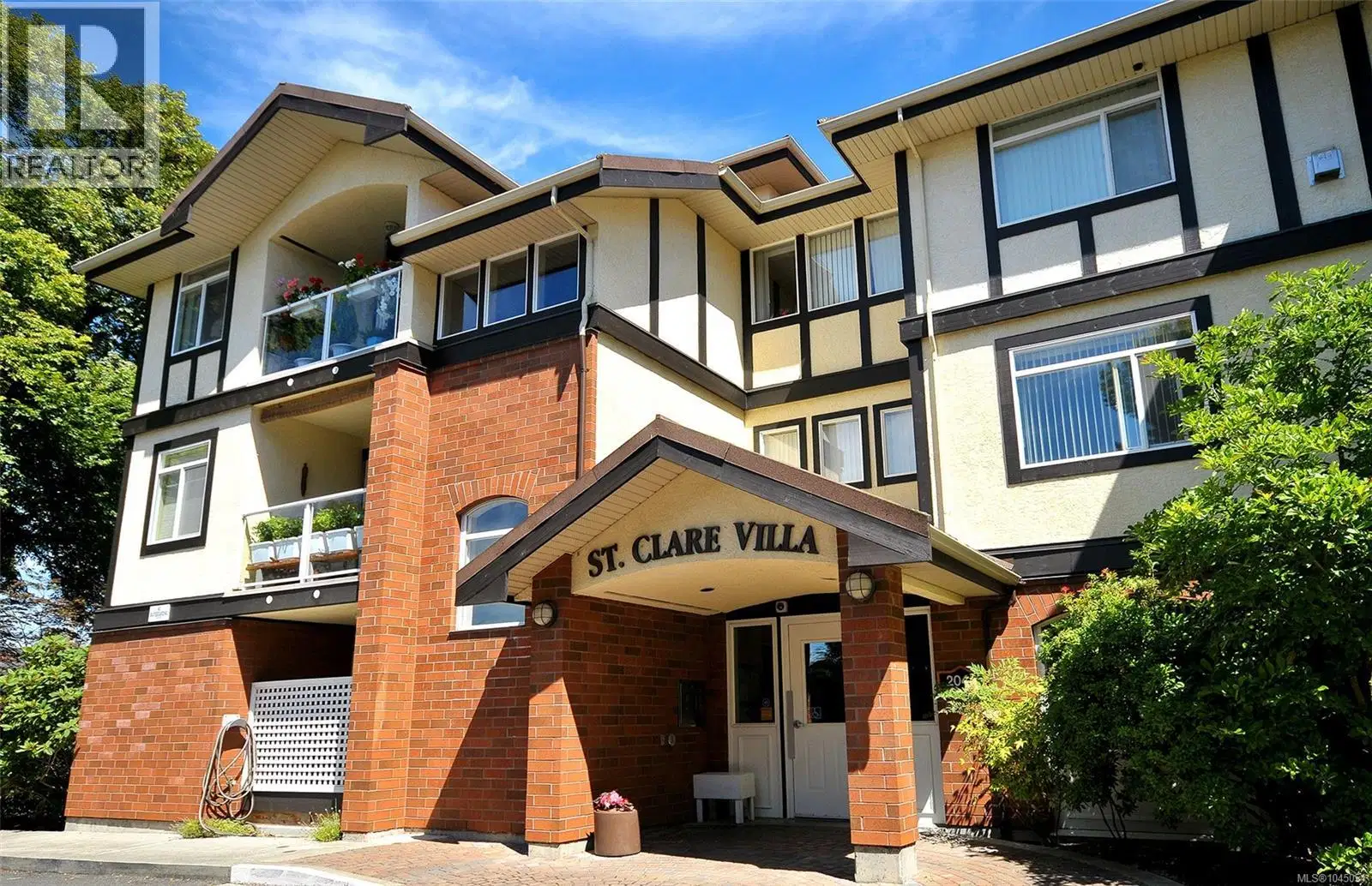 #204 – 2045 Carrick Street