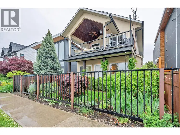 #201 – 442 ALEXANDER AVE Avenue