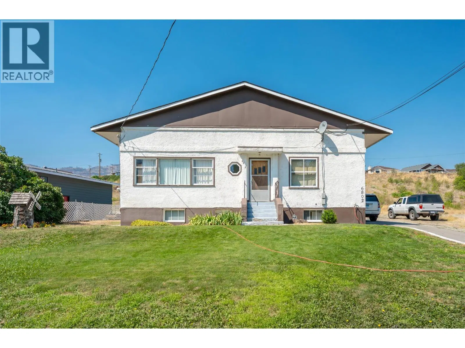 Photo 4 of 75 at 6802 89TH Street