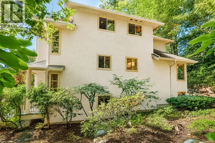 Photo 2 of 30 at #405 – 510 Marsett Place