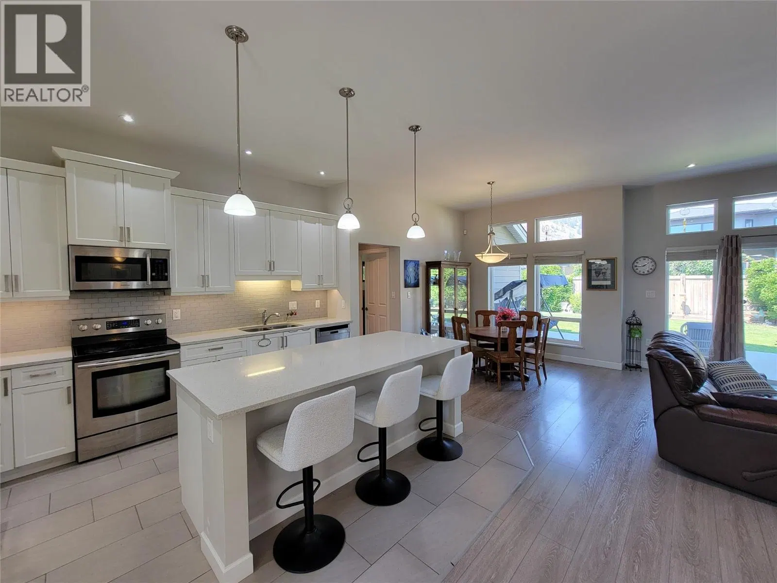 Photo 5 of 41 at 208 K-View Crescent