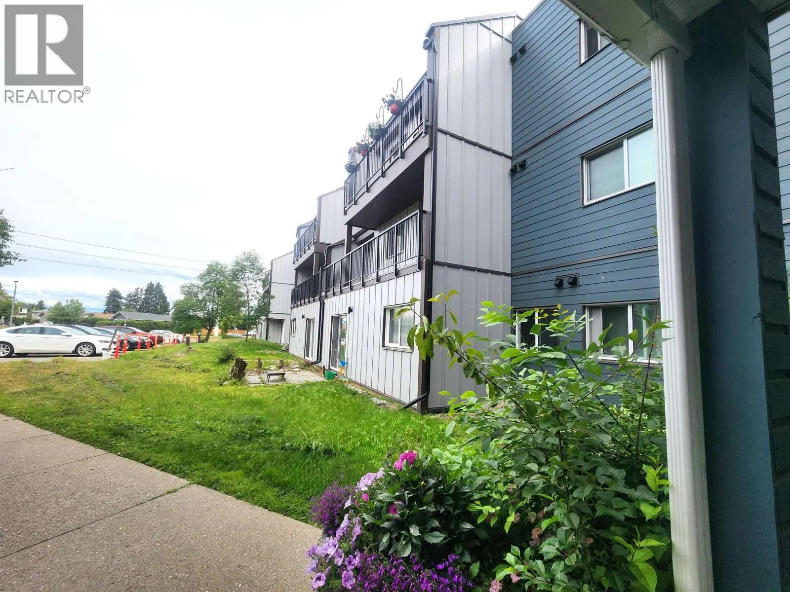 Photo 1 of 18 at #202 – 3033 OSPIKA Boulevard