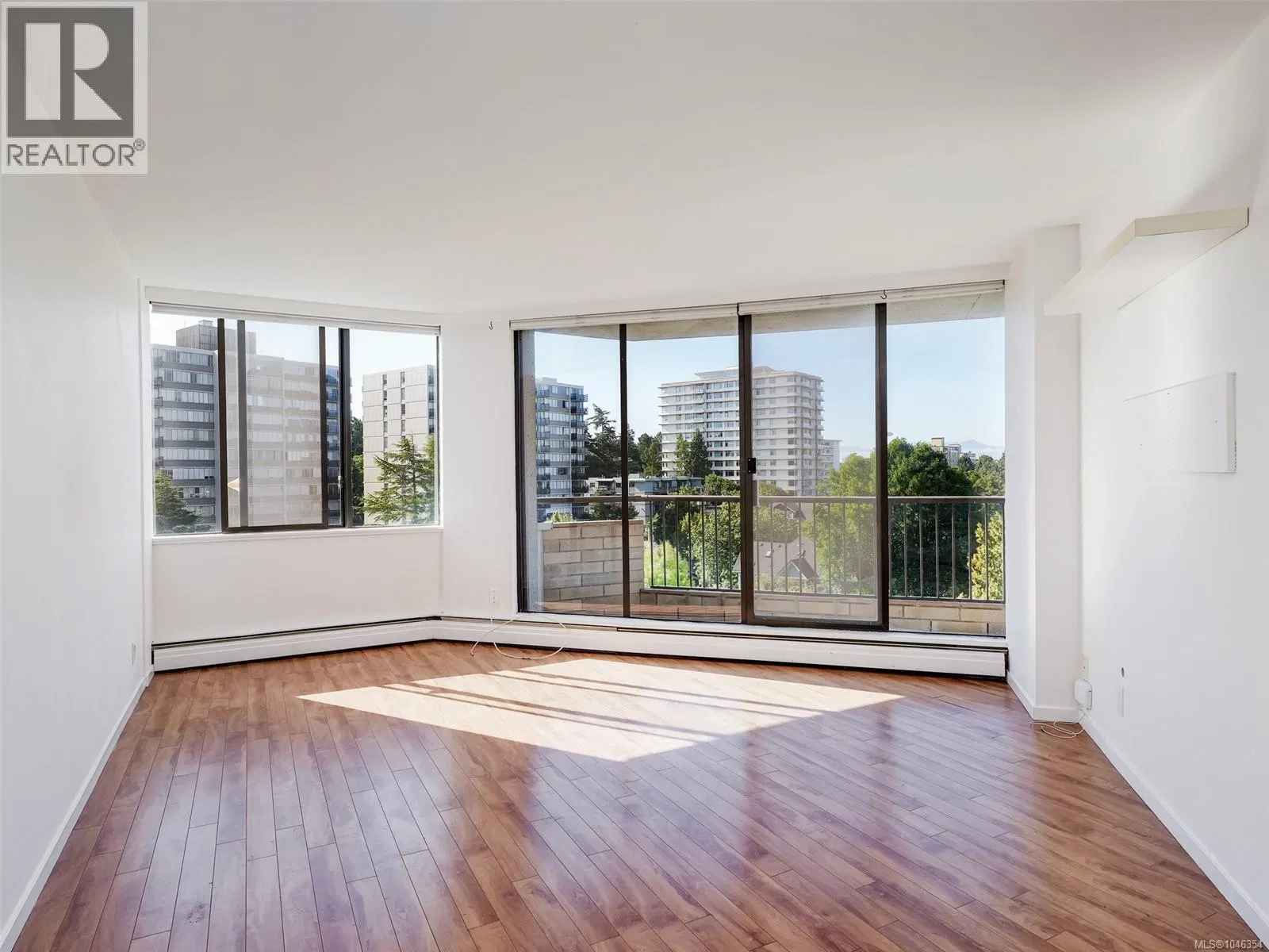 Photo 3 of 24 at #710 – 620 Toronto Street