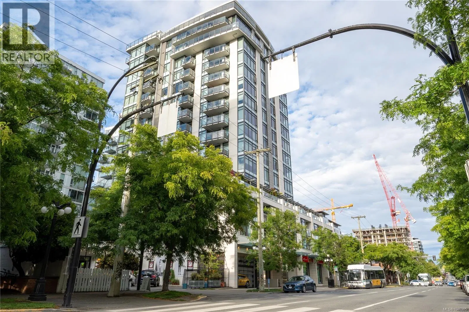#806 – 960 Yates Street