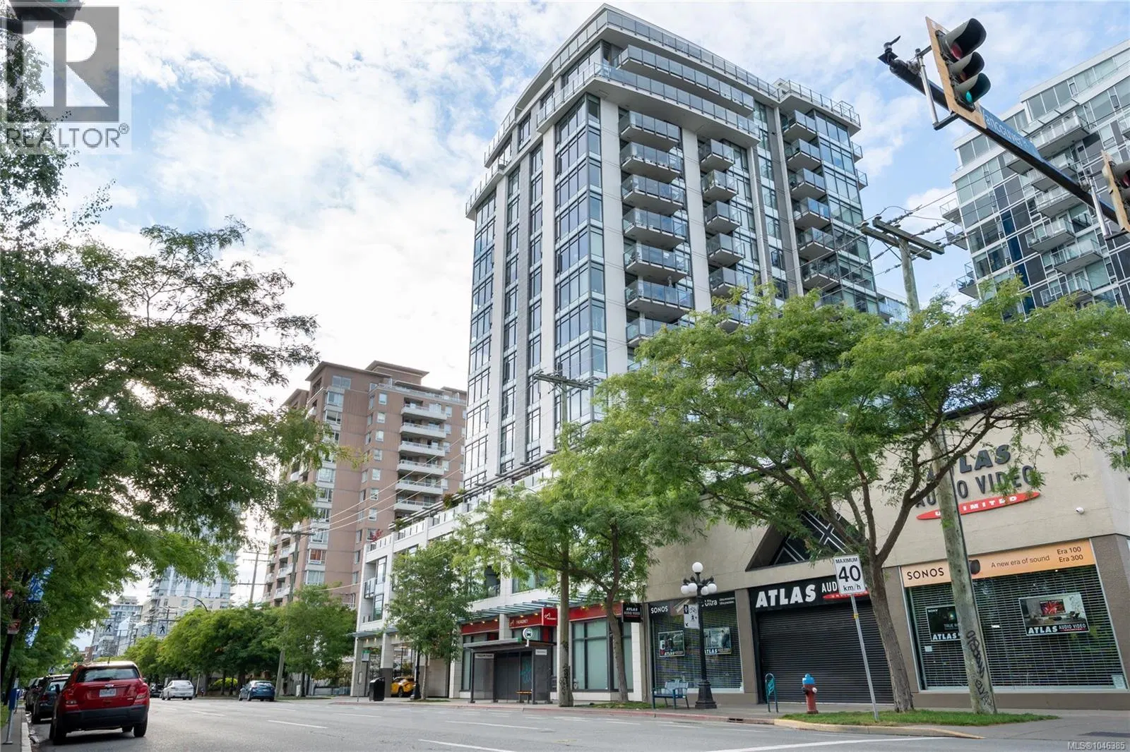 Photo 2 of 31 at #806 – 960 Yates Street