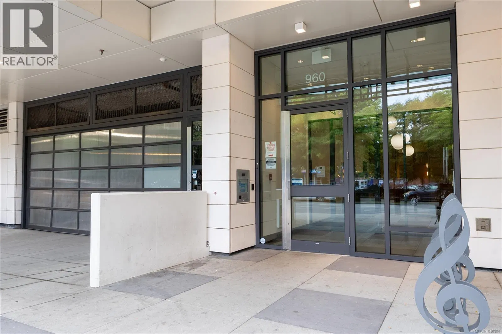 Photo 4 of 31 at #806 – 960 Yates Street