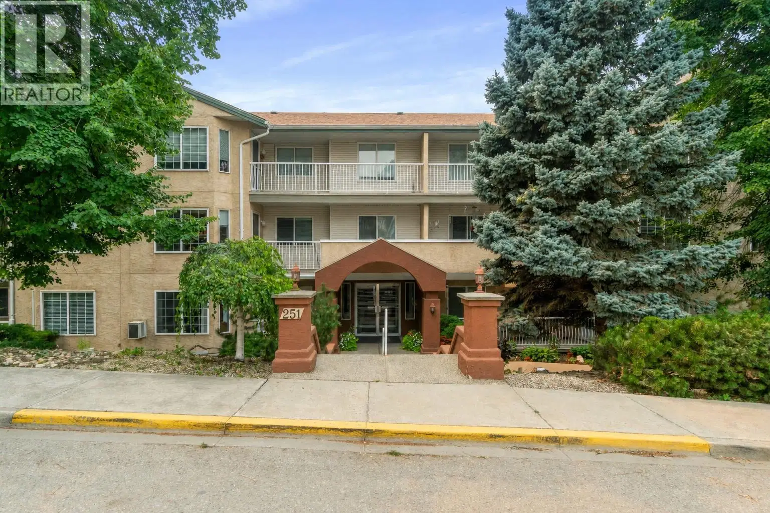 #303 – 251 6 Street