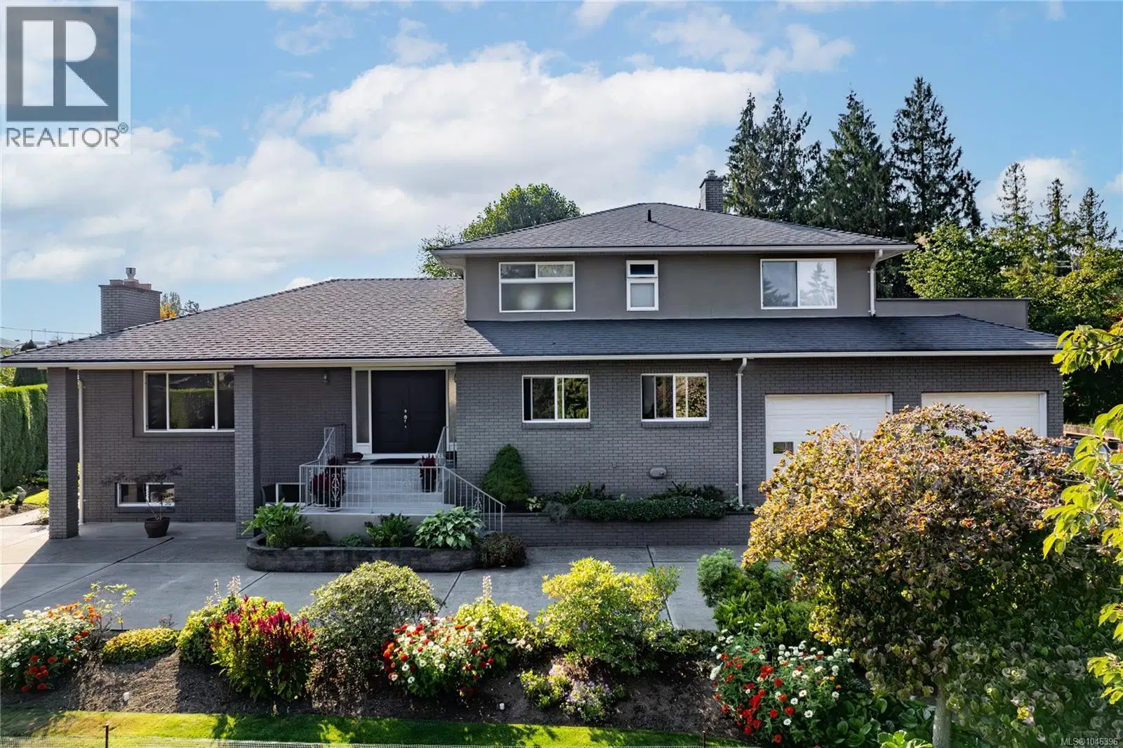 823 Glenhale Crescent