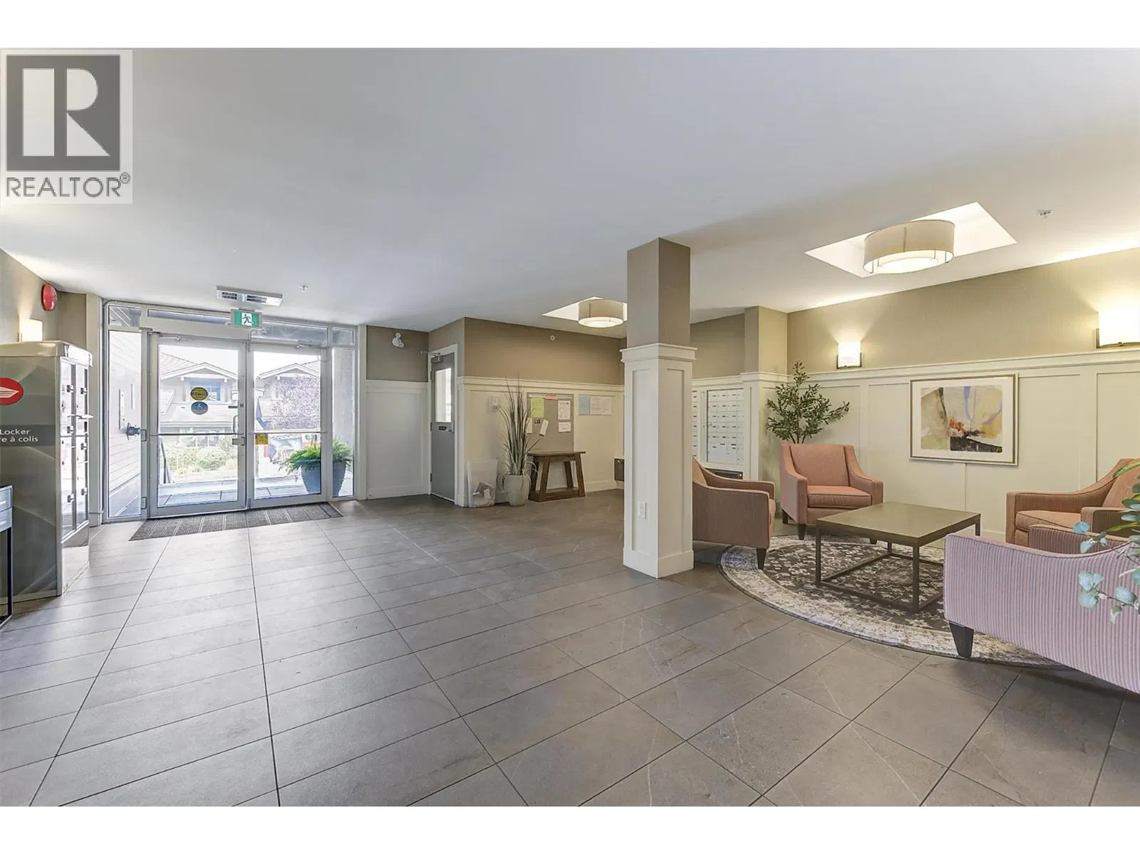 Photo 2 of 60 at #225 – 4380 Lakeshore Road