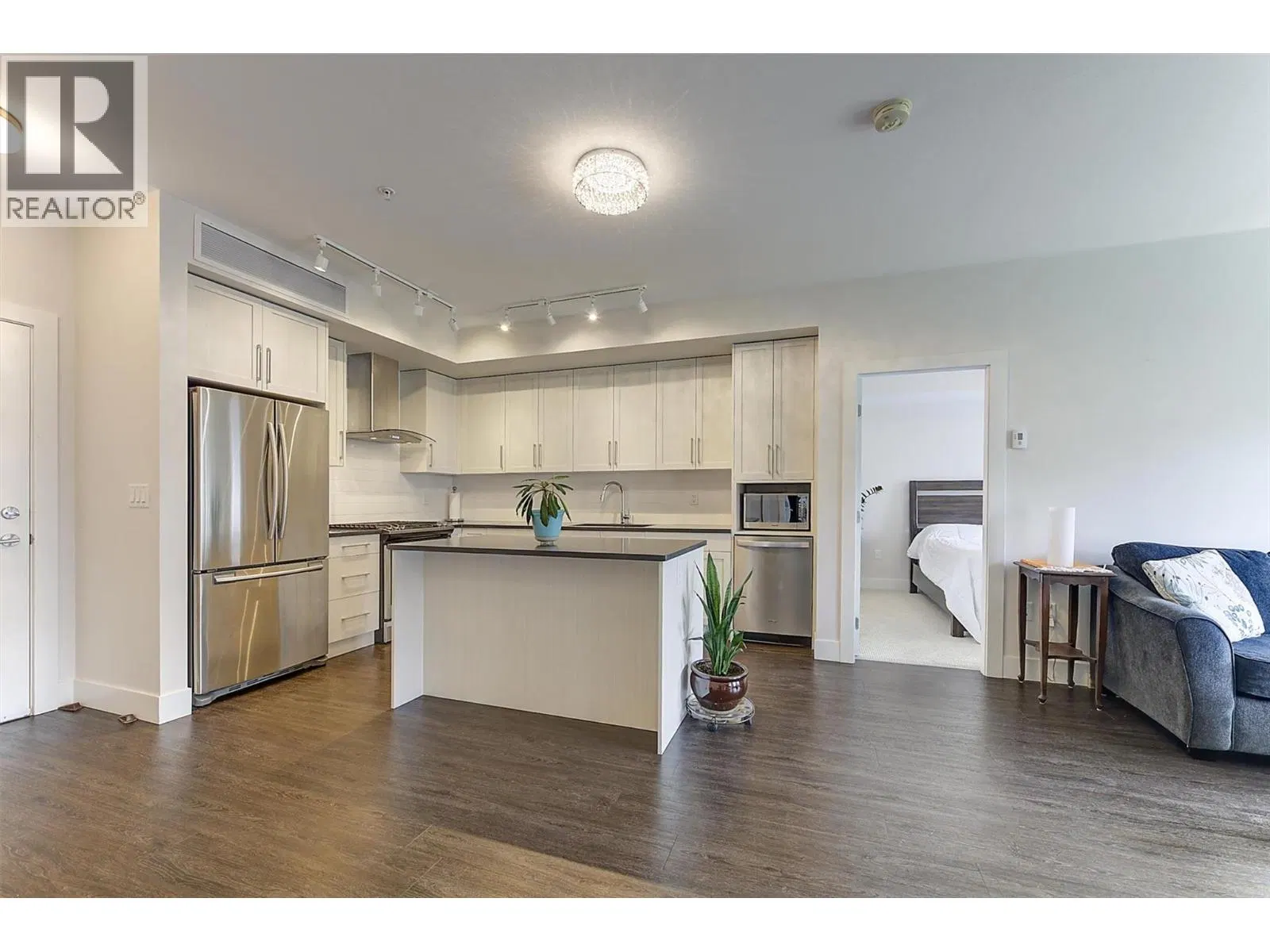 Photo 3 of 60 at #225 – 4380 Lakeshore Road