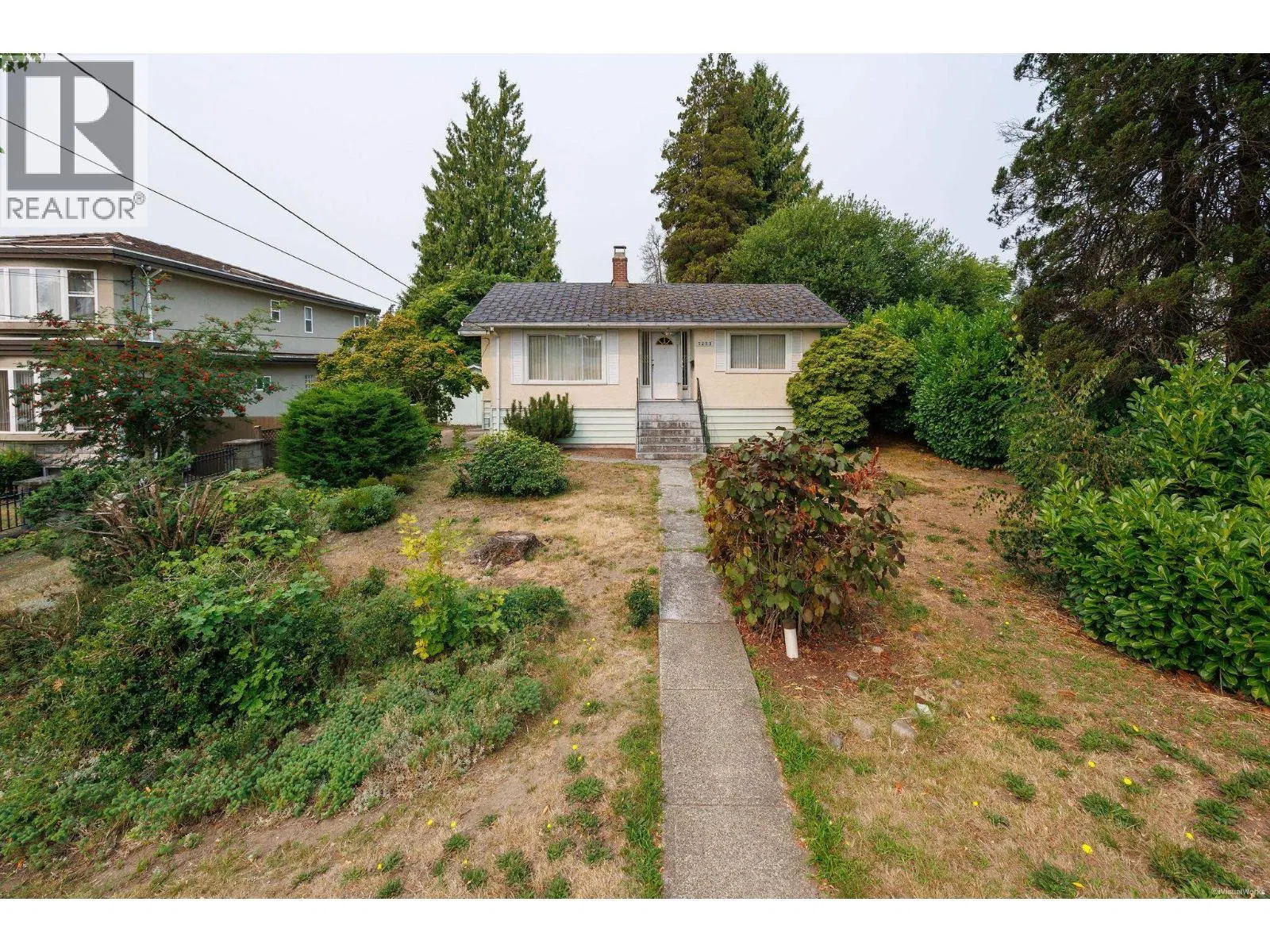 Photo 2 of 22 at 7289 DOW Avenue