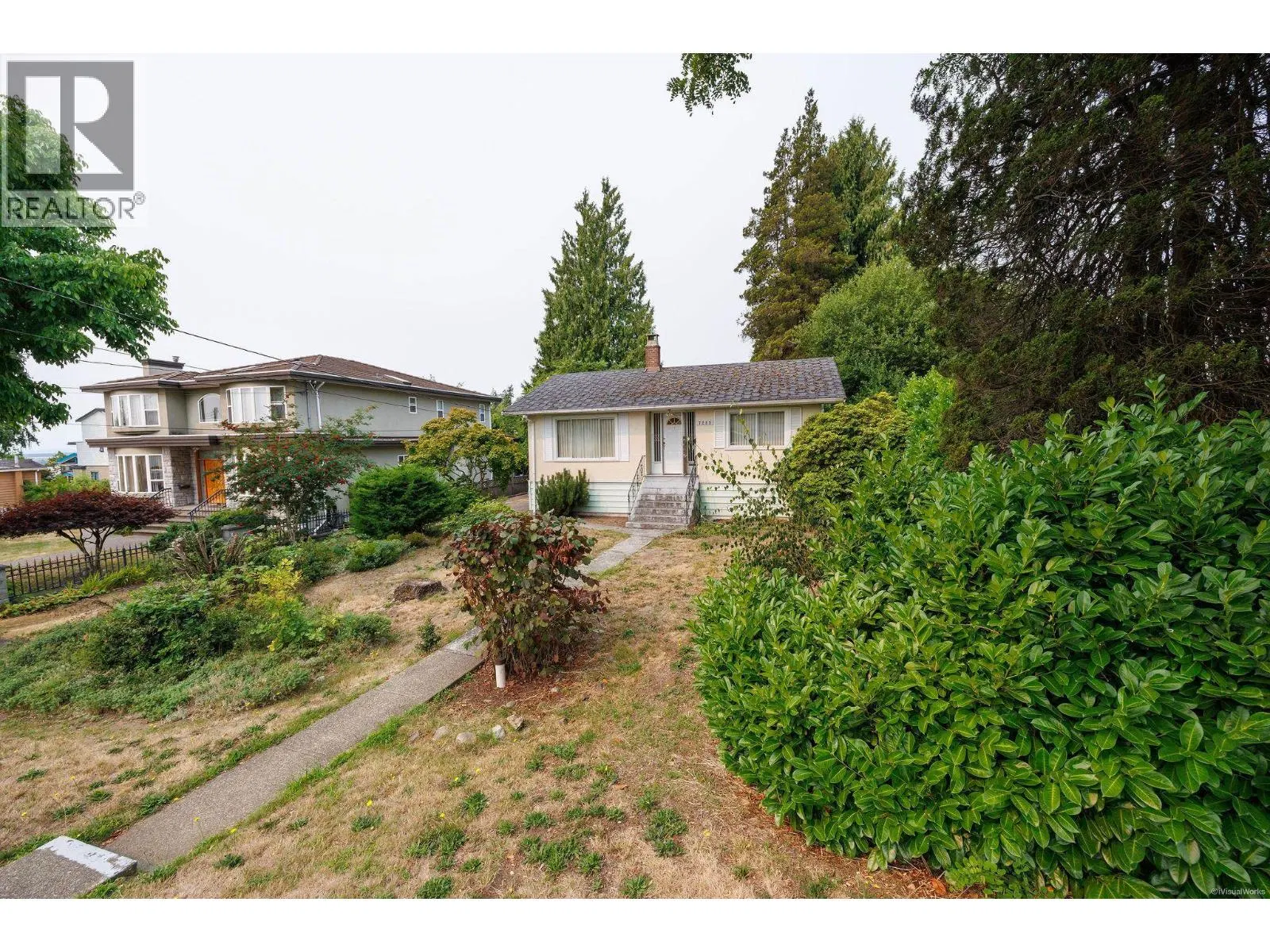 Photo 3 of 22 at 7289 DOW Avenue