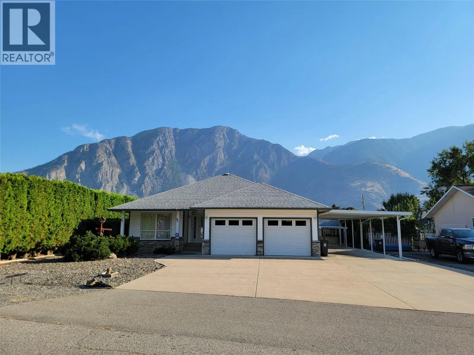 423 Vanderlinde Drive