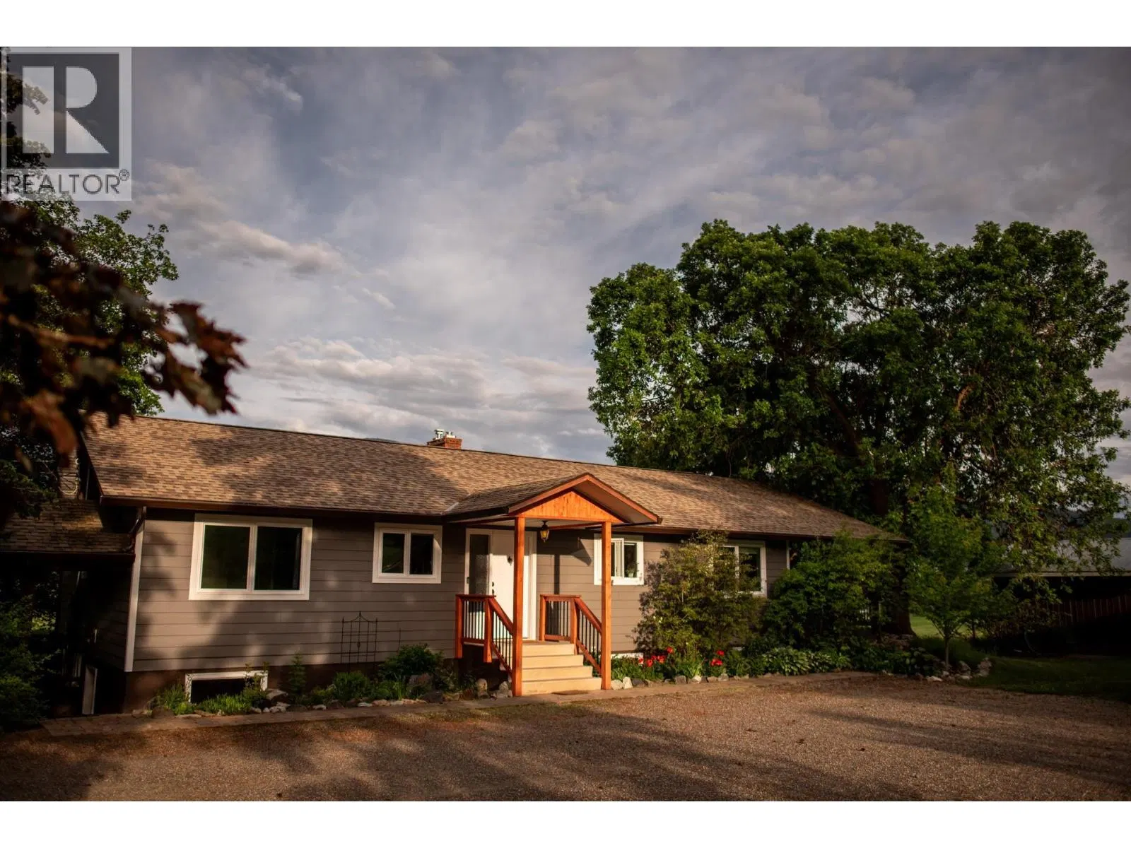 Photo 1 of 32 at 4355 Walbridge Road