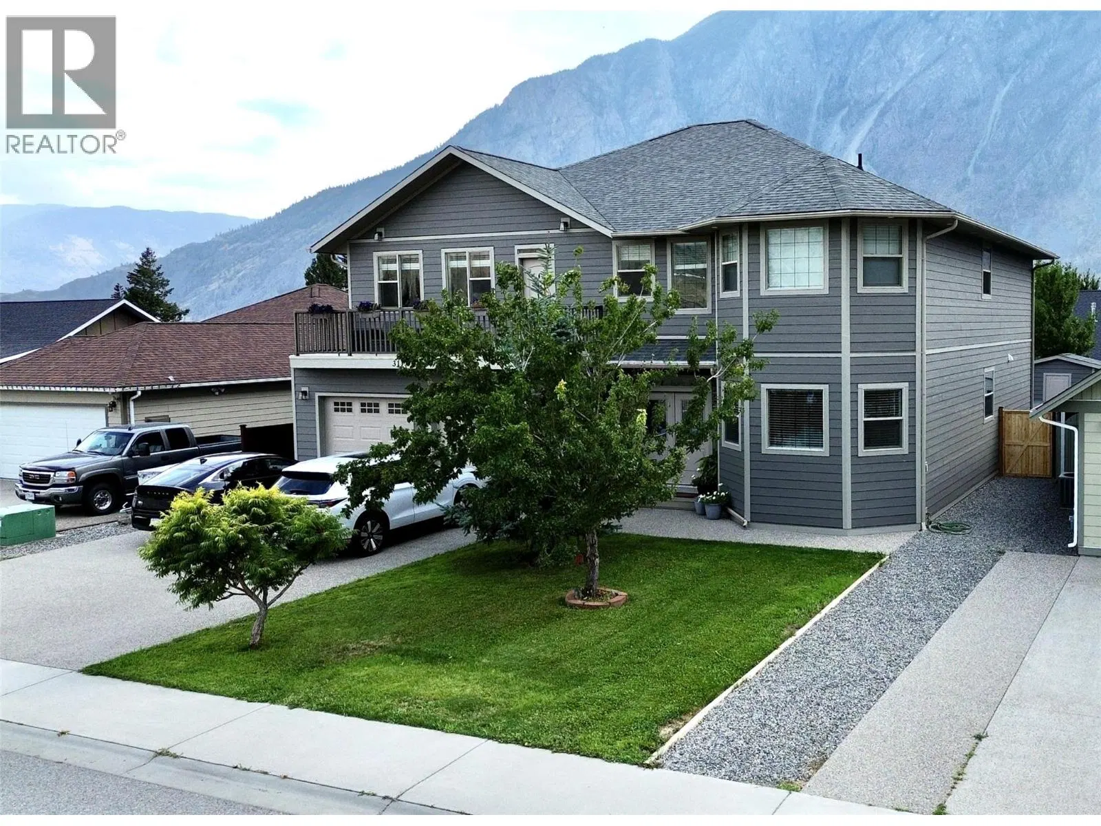 Photo 2 of 94 at 317 2nd Avenue