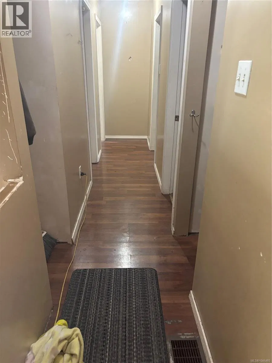Photo 3 of 18 at 1308 Wilhelmina Way
