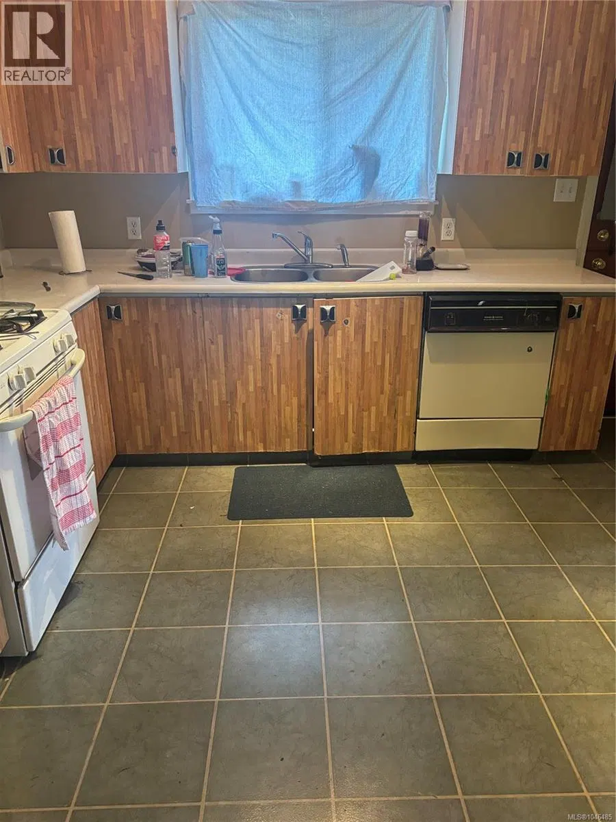 Photo 4 of 18 at 1308 Wilhelmina Way