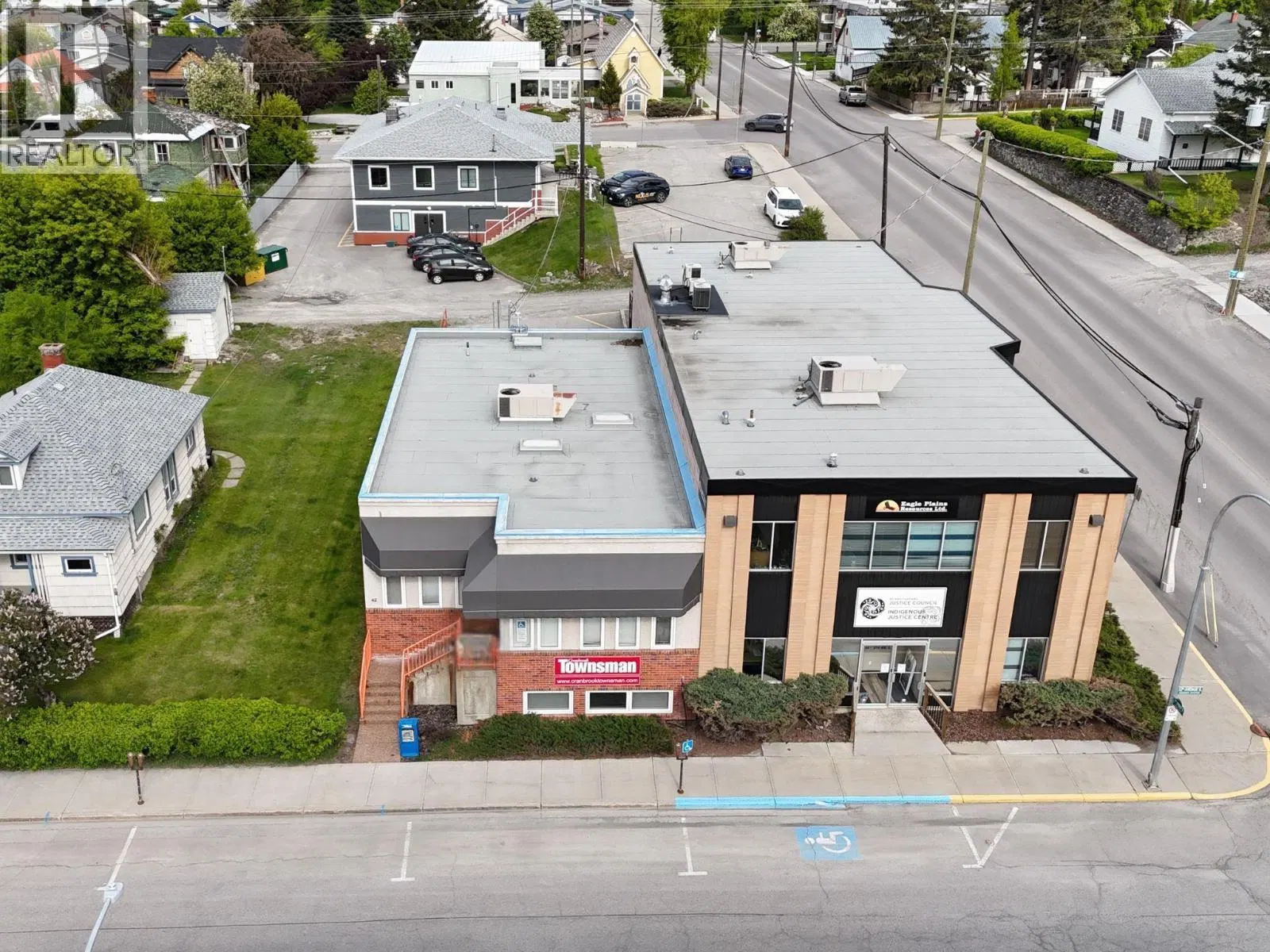 Photo 3 of 31 at 42 12TH Avenue