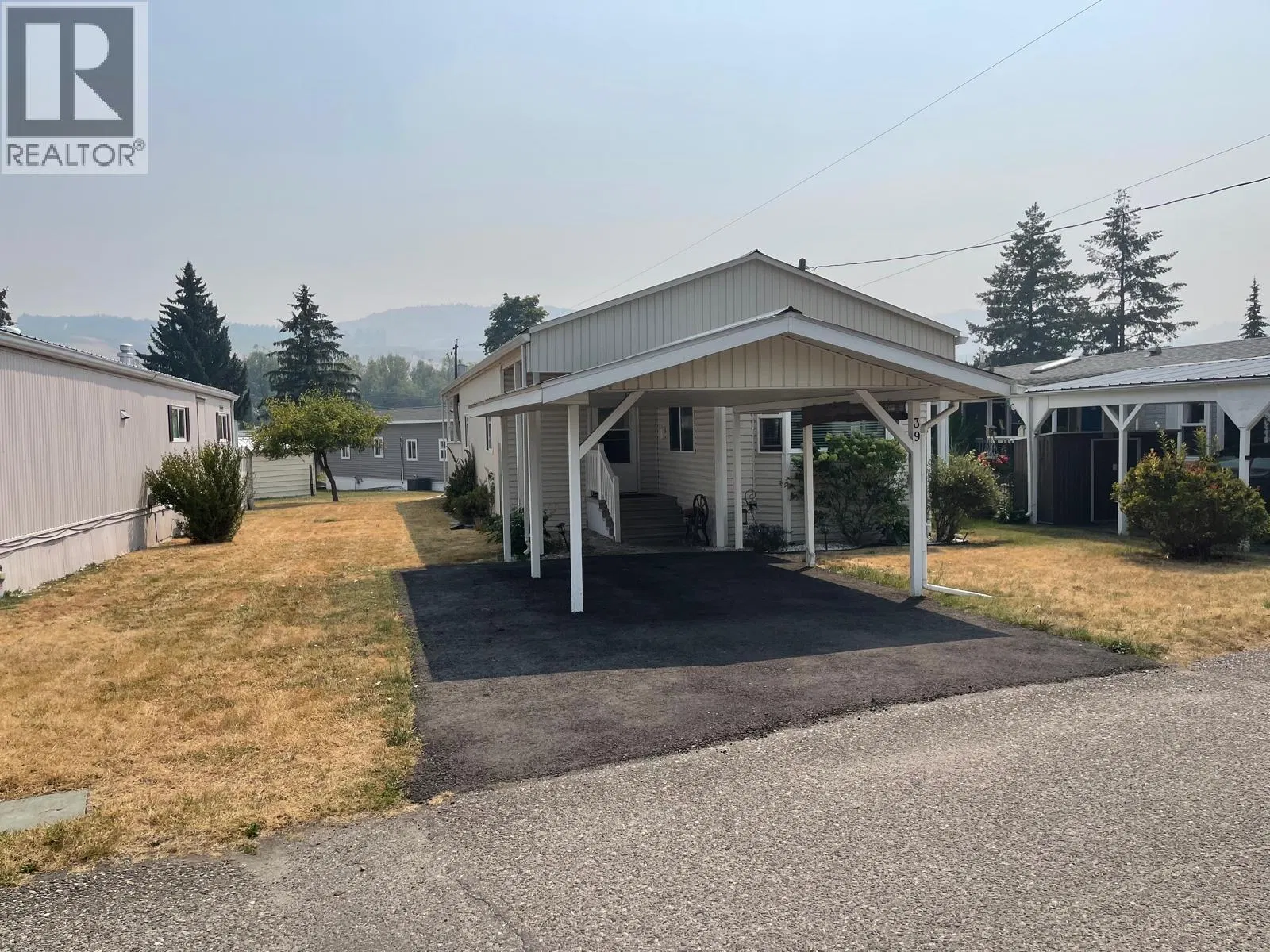 Photo 3 of 31 at #39 – 5484 25 Avenue