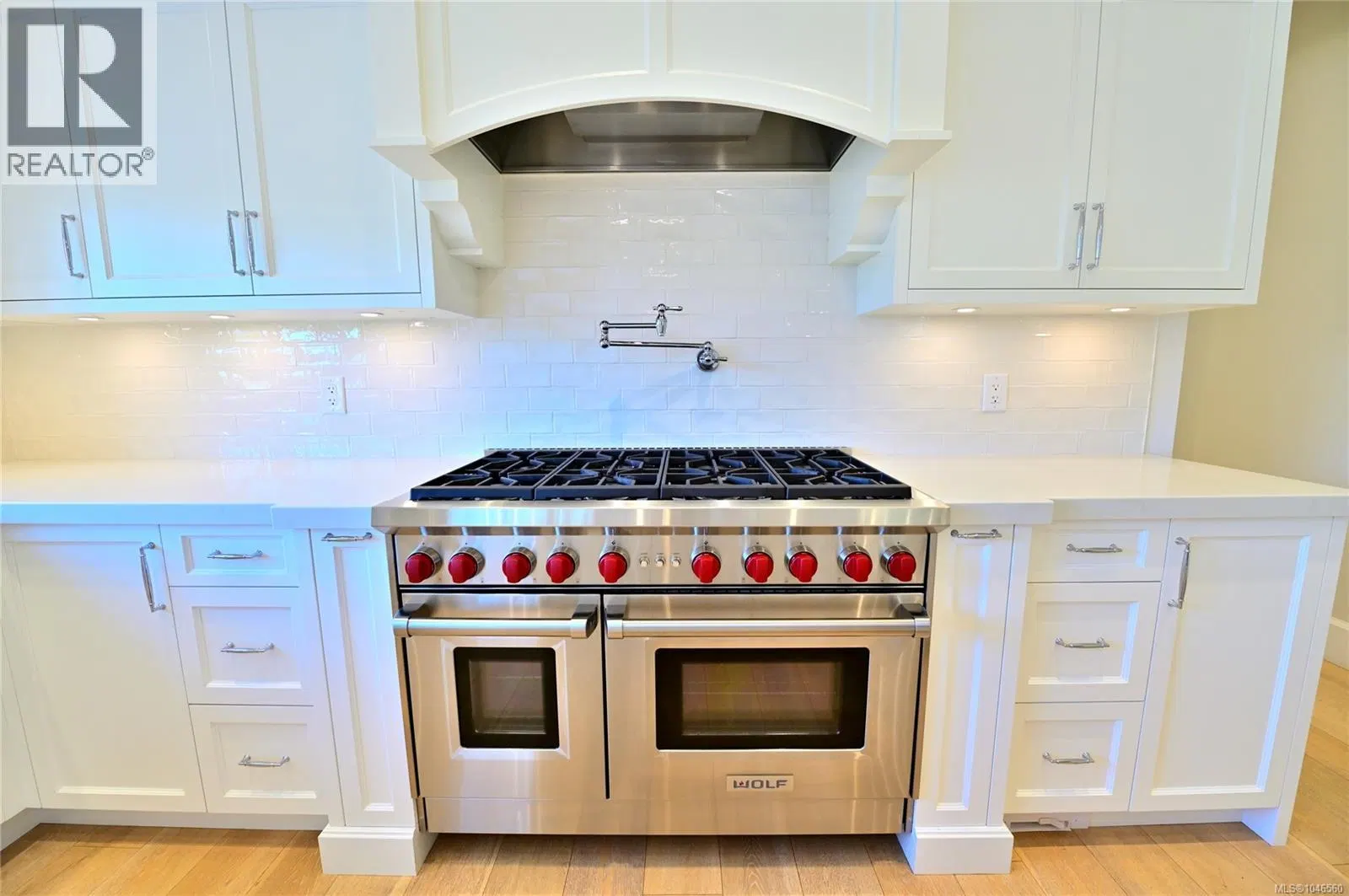 Photo 5 of 49 at 2777 Dewdney Avenue