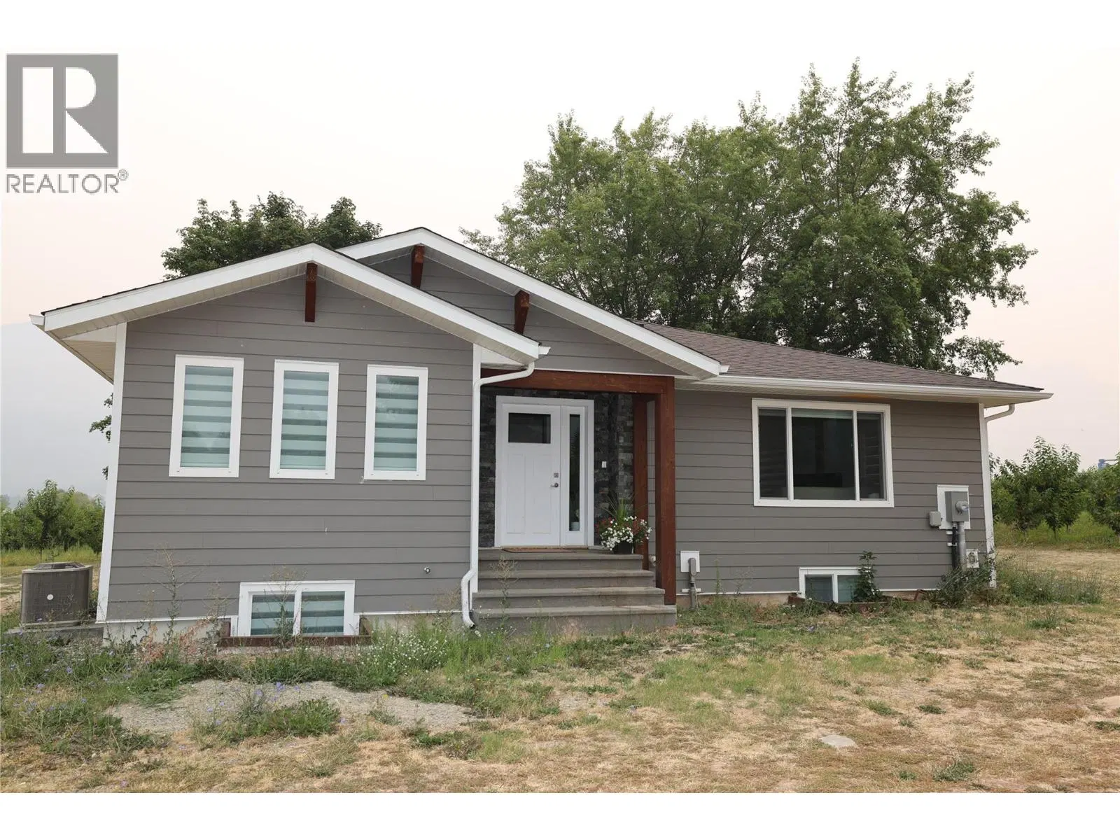 Photo 1 of 30 at 820 32nd Avenue