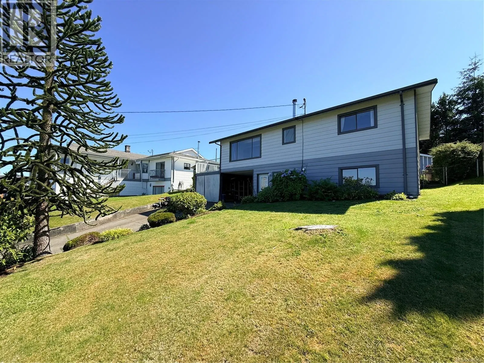 Photo 1 of 35 at 2273 Chelohsin Crescent