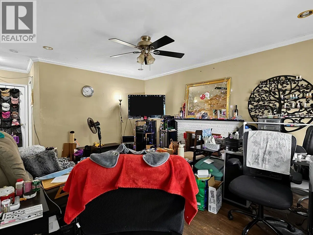 Photo 5 of 31 at 8247 10TH Avenue